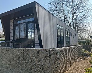 Chalet in Susteren, vakantiehuis met ruime veranda in Limburg.