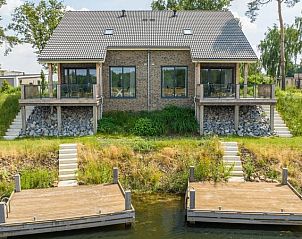 Guest house 380808 • Bungalow Noord Limburg • 4-persoons waterwoning | 4CE 