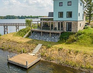 Verblijf 380810 • Bungalow Noord Limburg • 16-persoons watervilla | 16CE 