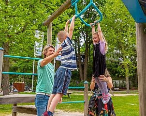 Speeltuin bij Vakantiehuis Cube Elite 6 in Belfeld, Noord Limburg, ideaal voor kinderen.