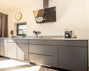 Moderne keuken in vrijstaande woning in Belfeld, Noord Limburg, Limburg.