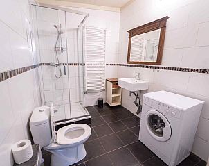 Volledig uitgeruste keuken in vakantiehuis L284, Beesel, Noord Limburg.