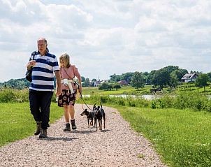 Luchtfoto van de Maas bij vakantiehuis L284 in Beesel, Noord Limburg.
