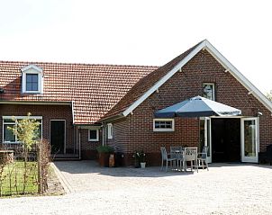 Vakantiehuisje in Baexem biedt een zonnig terras in Noord Limburg, perfect voor een rustige vakantie in een pittoreske omgeving.
