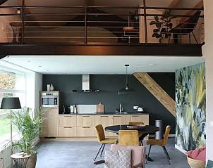 Guest house 385614 - Holiday property Noord Limburg - Huisje Met de kippen Op Stok/Sierkip