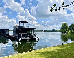 Verblijf 386107 - Vakantiewoning Noord Limburg - Floating in Limburg - rooftop hottub