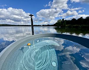 Unterkunft 386127 - Ferienhaus Noord Limburg - Houseboat Marina Mookerplas (met Hottub)