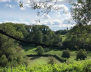 Groene heuvels en bossen rondom Vakantiehuisje in Heijenrath, Limburg.
