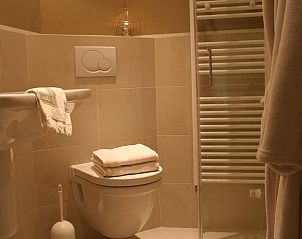 Moderne badkamer in Buitenverblijf 't Herfse, vakantiehuis in Epen, Zuid Limburg.