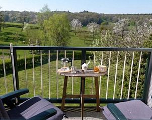 Balkon met uitzicht bij Buitenverblijf 't Herfse, vakantiehuis in Epen, Limburg.