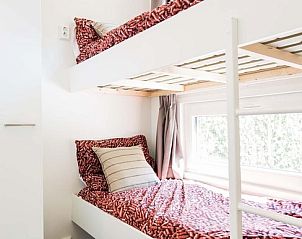 Stapelbedden in kindvriendelijke kamer van Module Special 6 personen, Schin op Geul, Zuid Limburg, ideaal voor gezinnen.