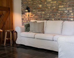 Comfortabele bank in Huisje in Slenaken vakantiehuis in Limburg.