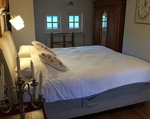 Gemtliches Schlafzimmer mit Holzdetails im Ferienhaus in Epen, Sdlimburg.