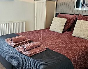 Gemtliches Schlafzimmer im Ferienhaus in Epen, Sdlimburg, mit weichen Decken.