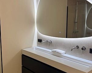 Elegantes Waschbecken im Badezimmer des Ferienhauses in Epen, Sdlimburg.