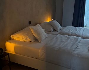 Gemtliches Schlafzimmer mit Stimmungsbeleuchtung im Ferienhaus in Epen, Limburg.