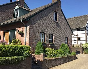 Charmantes ueres des Ferienhauses in Epen, Sdlimburg, Ferienhaus mit traditioneller Architektur und grnem Garten.