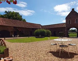 Guest house 393405 - Special overnight stays Zuid Limburg - Chateau Limbourgeois 'Galerie'