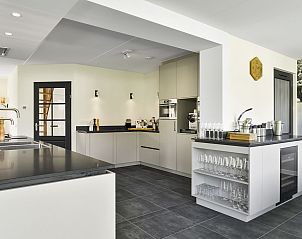 Guest house 394532 • Bungalow Zuid Limburg • Kasteeldomein De Cauberg | 10-persoonsvilla Culinair | 10ELF 