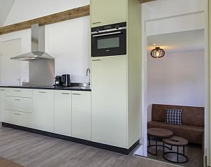 Ontspan in de luxe sauna van Wellnessvilla 10, een vakantiehuis in Someren, De Peel, Noord Brabant, voor ultieme ontspanning.