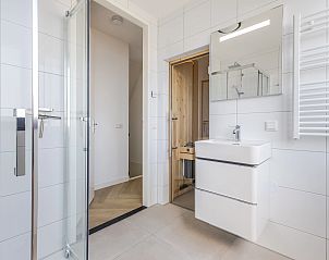 Comfortabele slaapkamer in 10-persoonsbungalow 10EL, Someren, met mooi uitzicht.