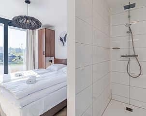 Moderne keuken van 8-persoonsbungalow 8ELZ in Someren, De Peel, Noord Brabant.