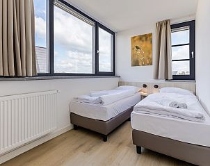 Zweites Schlafzimmer mit Aussicht im 8-Bett-Bungalow 8C, Someren, De Peel, Nordbrabant.