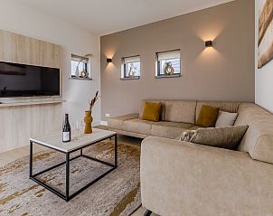 Moderne Dusche im 8-Bett-Bungalow 8C, Someren, De Peel, mit viel Tageslicht.