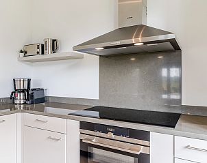 Volledig uitgeruste keuken in 12-persoonsbungalow 12EL1, Someren, De Peel, Noord Brabant.