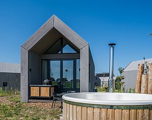 Zolderkamer met twee bedden in 4-persoonslodge 4B7 in Someren, De Peel, gezellig vakantiehuis in Noord Brabant.