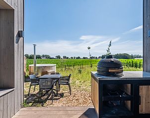 Plattegrond van 4-persoonslodge 4B7 in Someren, De Peel, toont indeling van het vakantiehuis in Noord Brabant.