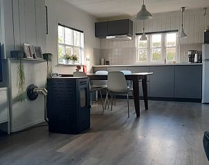 Moderne keuken in Vakantiehuisje in Aarle-Rixtel, De Peel, voorzien van alle gemakken.