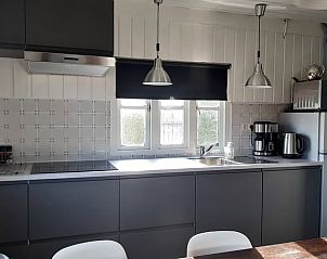 Volledig uitgeruste keuken in Vakantiehuisje in Aarle-Rixtel, Noord Brabant, met moderne apparatuur.