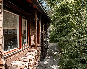 Rustieke houten gevel van Huisje in Helmond, vakantiehuis in De Peel, Noord Brabant.