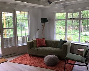 Lichte woonkamer in Huisje in Milheeze, vakantiehuis in De Peel, Noord Brabant.