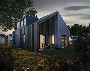 Avondverlichting bij Recreatiewoning in Bakel, De Peel, Noord Brabant, vakantiehuis met sfeervol terras.