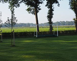 Prachtig uitzicht op groene velden vanuit Vakantiehuis in Deurne, gelegen in het serene De Peel, Noord Brabant.