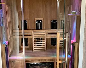 Moderne sauna in Vakantiehuisje in De Rips, De Peel, Noord Brabant voor ultieme ontspanning.