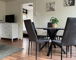 Modernes Esszimmer in Cottage in Luyksgestel, Ferienhaus in den Kempen, Nordbrabant.