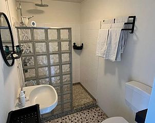 Stilvolles Badezimmer im Ferienhaus in Luyksgestel, Ferienhaus in den Kempen, Nordbrabant.