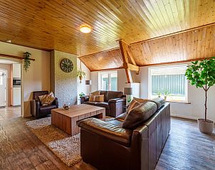 Gezellige woonkamer van Achter de Vijf Linden in Knegsel, vakantiehuis in de Kempen.