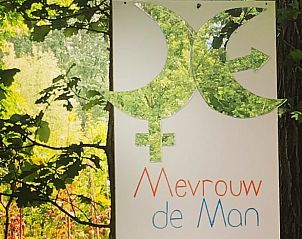 Ingang van Vakantiehuisje in Liempde met uniek bord, gelegen in Noord Brabant.