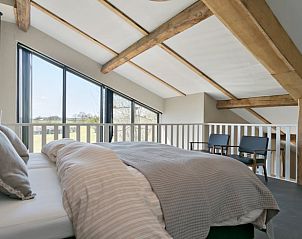 Spacious bedroom with view in Cottage in Moergestel, vacation home in Moergestel, North Brabant.