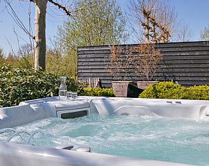 Refreshing Jacuzzi in the garden of Holiday home in Moergestel, Heart of Brabant.