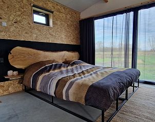 Comfortabele slaapkamer in Vakantiehuis in Moergestel met panoramisch uitzicht, Hart van Brabant.