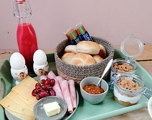 Ontbijt met lokale producten in Huisje in Kaatsheuvel, vakantiehuis in Kaatsheuvel.