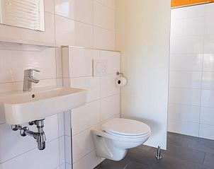 Moderne badkamer in Vakantiehuis in Drunen, Noord Brabant.