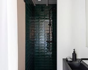 Stijlvolle badkamer in Vakantiehuisje in Loon op Zand, Hart van Brabant.