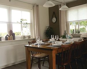 Stijlvolle eetkamer in Huisje in Loon op Zand, vakantiehuis in Hart van Brabant, Noord Brabant.