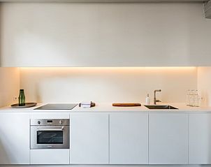 Strakke keukeninrichting in vakantiehuis in Loon op Zand, Hart van Brabant, Noord Brabant.